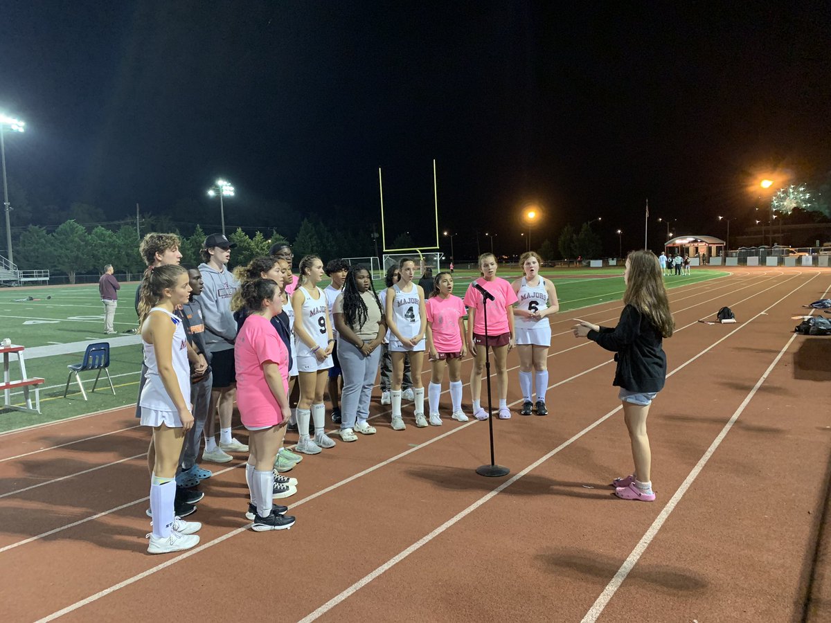 It’s Senior Night for field hockey! Congratulations Class of 2024! #gomajors #2024