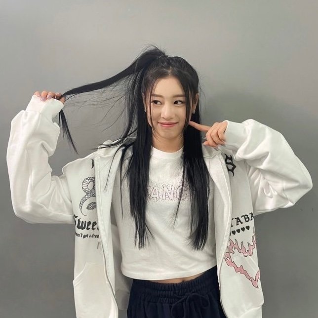 SiosCupid10's tweet photo. Happy birthday to the georgeous and talented Sio!! I hope your day is filled with joy and happiness! I also wish for the day we can hear your fabulous voice again ❤️ 🥳

#HAPPYSIODAY
#LovinSioDay
#변치않는_사랑의_본질_정지호
#MoonForSio https://t.co/wBP6bNZUak