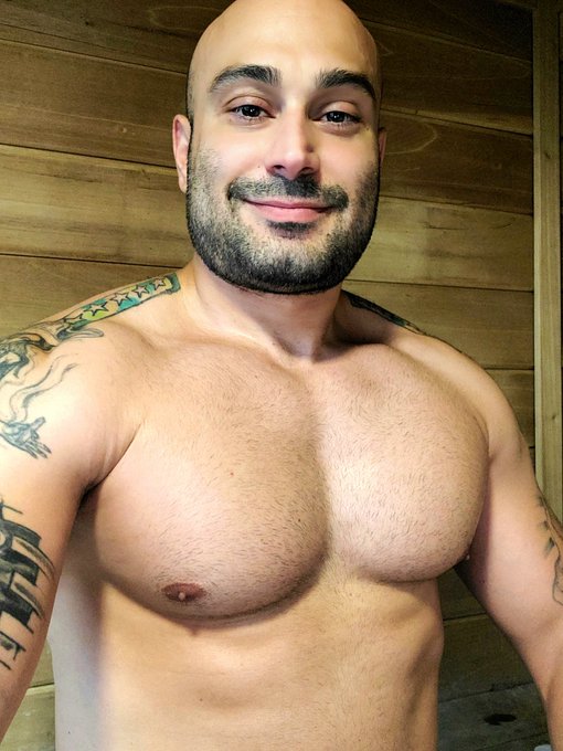 #NewOrleans #FortLauderdale #Keywest #Chest https://t.co/5cr3Fe0LhY<a href="/tag/neworleans"class="tags">#NewOrleans</a><a href="/tag/fortlauderdale"class="tags">#FortLauderdale</a><a href="/tag/keywest"class="tags">#Keywest</a><a href="/tag/chest"class="tags">#Chest</a>