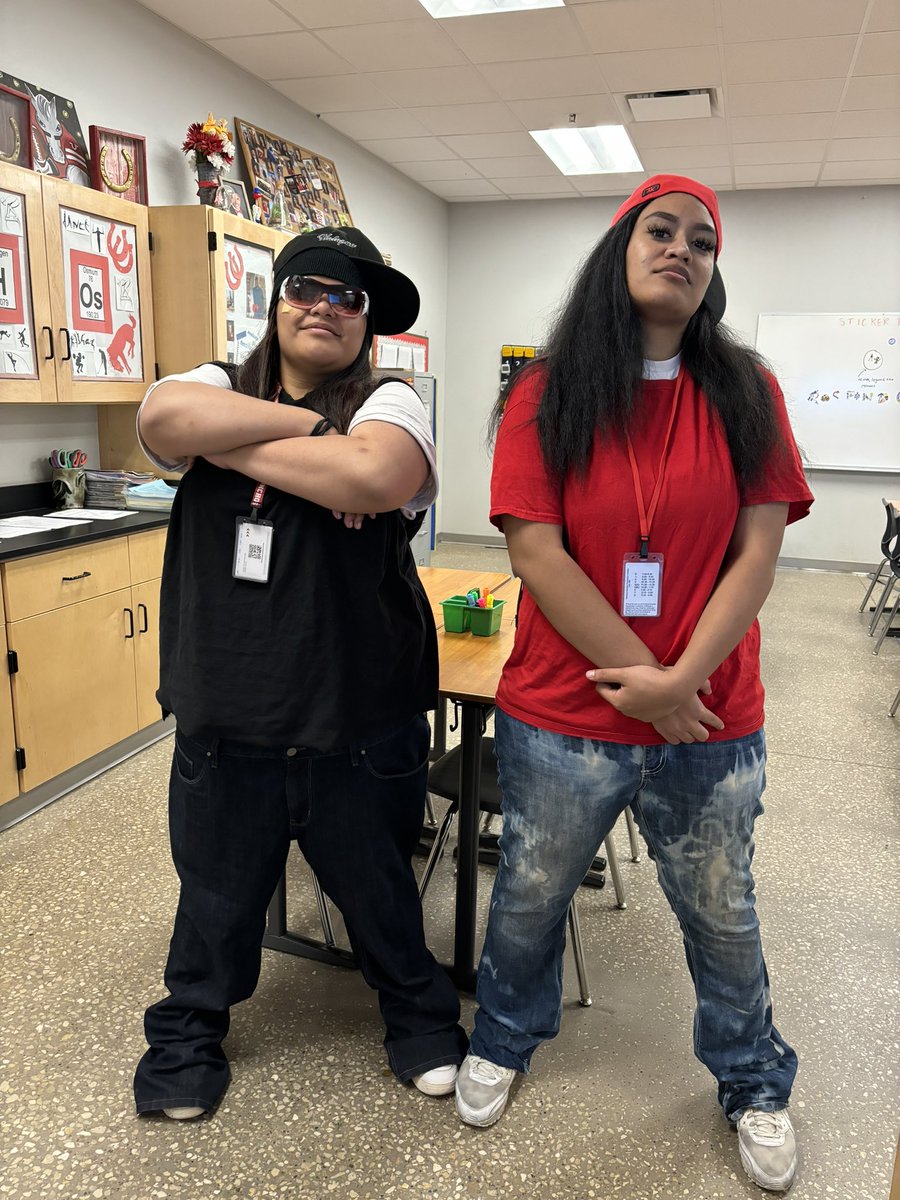 BronchoNews's tweet photo. Hallway pics for today’s #OHSRivalryWeek Hip Hop vs Country

#GoBronchos https://t.co/3qkTvmM09L