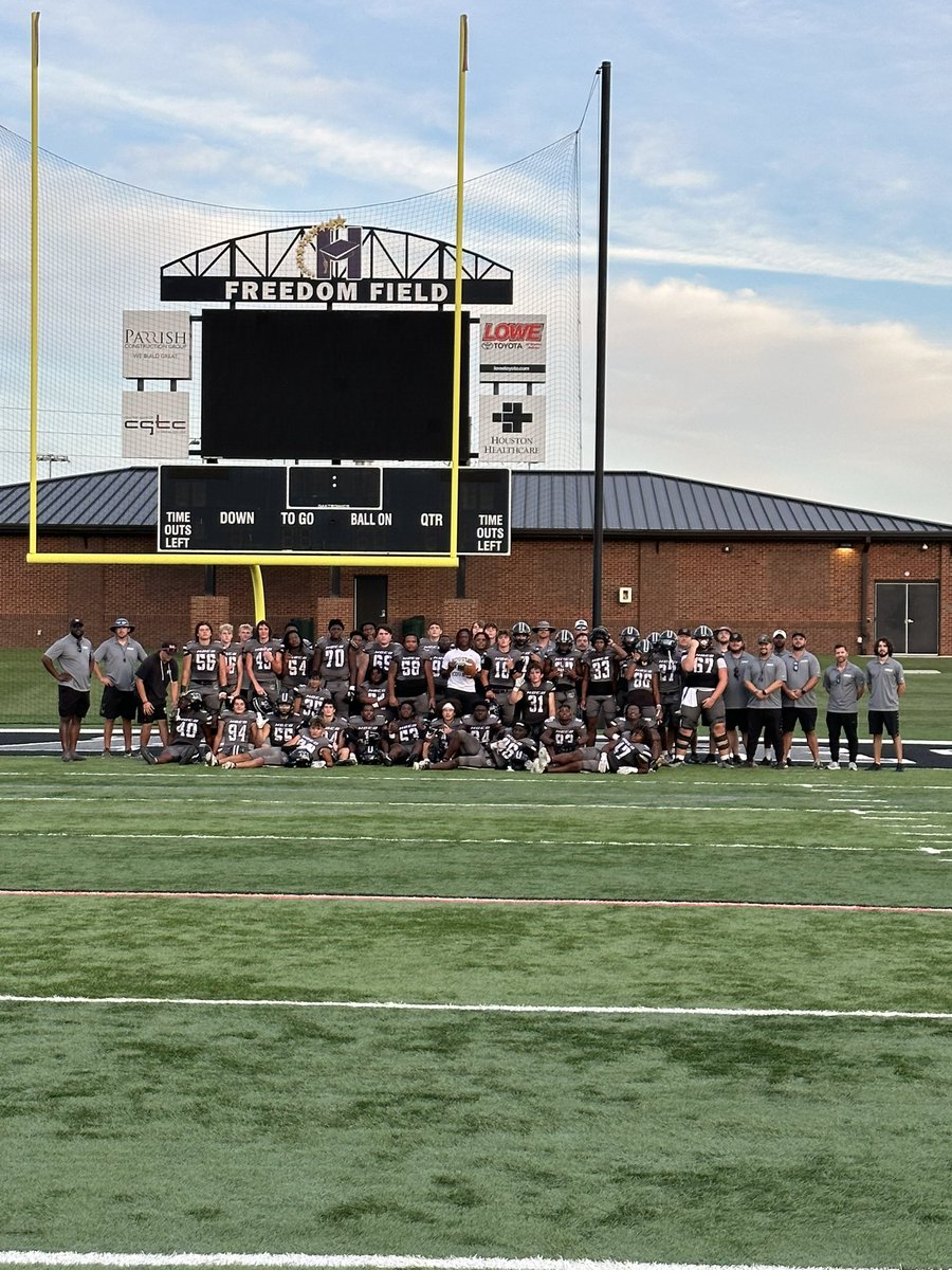 BearDownHOCO's tweet photo. JV Undefeated Season County Champs https://t.co/pLhEjvtWr8