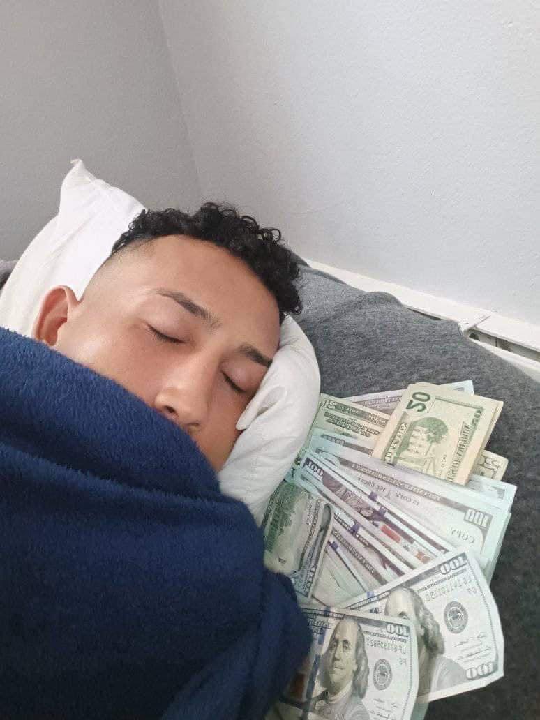 “¿Qué necesitas para dormir tranquila?”
                                    
Yo: