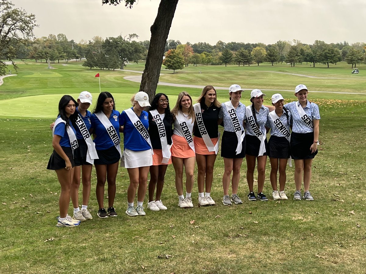 GolfOlentangy's tweet photo. A bit wet 🌧️ &amp; windy💨, but still had a fun time celebrating our seniors from @GolfOlentangy, @GolfOohs &amp; @olhsgirlsgolf. 

Always a bittersweet night as we wind down our final weeks of the season together. 

A wonderful group of ladies right here &amp; we are so proud of all of you! https://t.co/LcKfrA7RC6