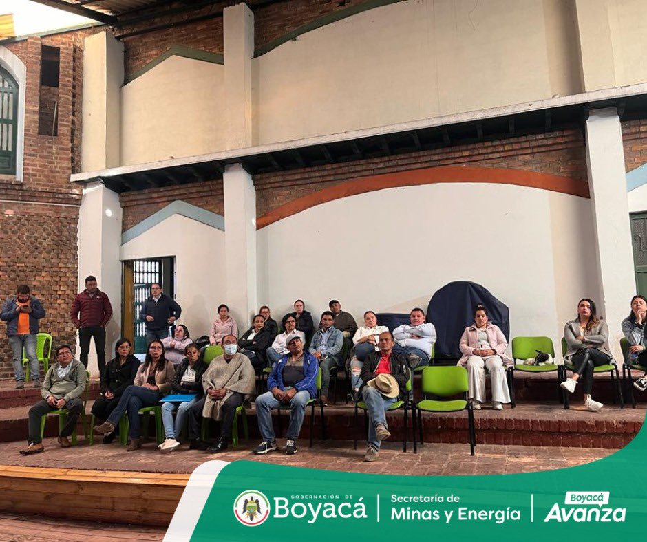 SecMinasBoyaca's tweet photo. @SeMinasyEnergia realizo socialización en el Municipio de #Monguí donde llevaremos alumbrado público para el Barrio Prado, Cedros, Monserrate, urbanización Sanoha y las Veredas Centro, Santa Ana, Vallado, San Isidro, y sector la Chacara, esto brindará seguridad a este municipio https://t.co/IP9dTXlwJx
