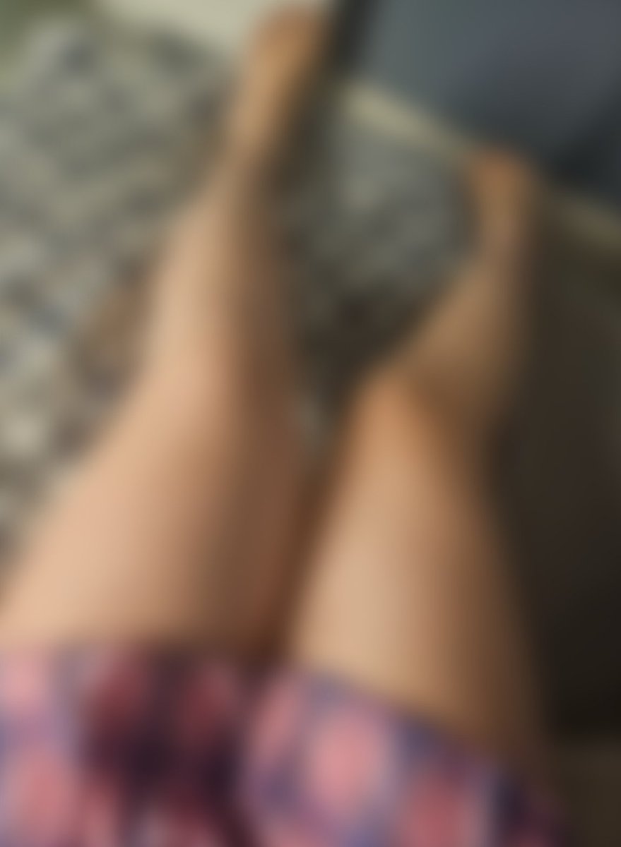 LewdKitsuko's tweet photo. I found mini skirt >~< https://t.co/Ka0Jfn1rvd https://t.co/DmLEM9qdZz