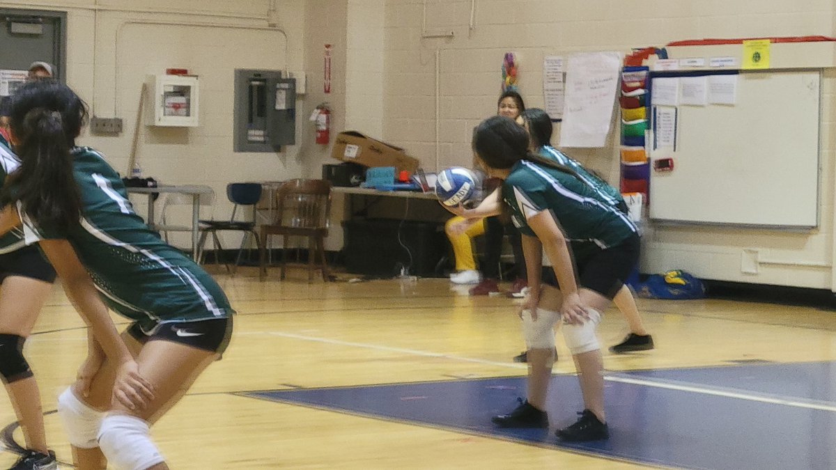 EdisonMS_Sports's tweet photo. We got the DUB! Congrats to the Amazing Volleyball team! 
@NirmolLim @TeamHISD @Edison_school @donawhi @SNGonzalez7 @MsWebb1 @MrGuzmanHISD @HISDAthletics @HoustonISD https://t.co/jYjPkgISt7