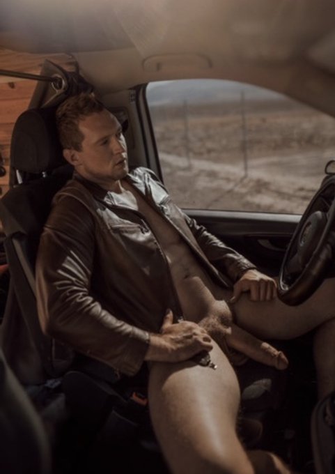 Watch 𝐏𝐢𝐞𝐫𝐜𝐞 𝐏𝐚𝐫𝐢𝐬's leaked NSFW photo on TwXstars