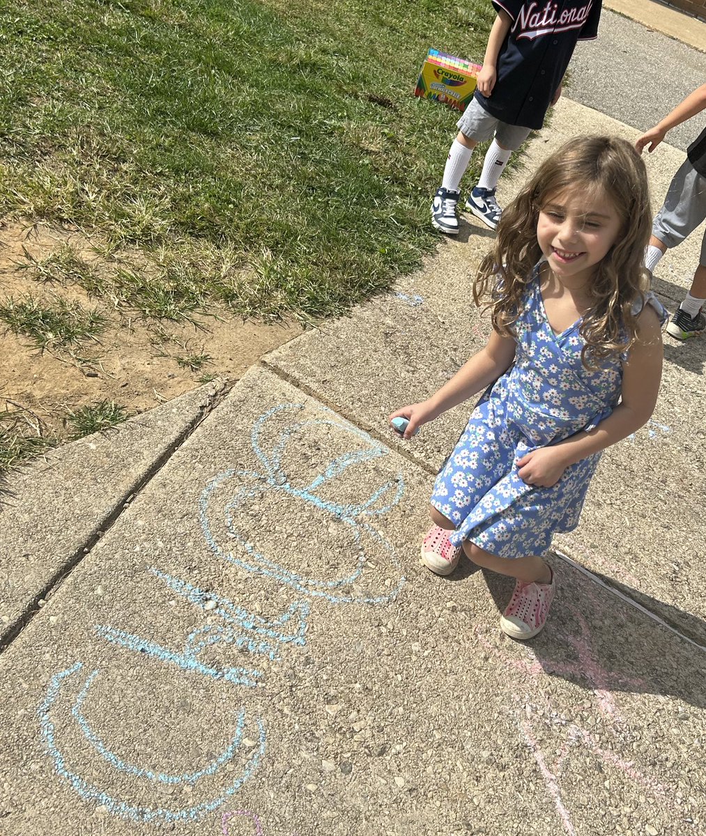 karleneann's tweet photo. K’s share why their names make them special! #chalkfun
@NicoleKNorris @BCPS_ELA https://t.co/S7pdbBpps5