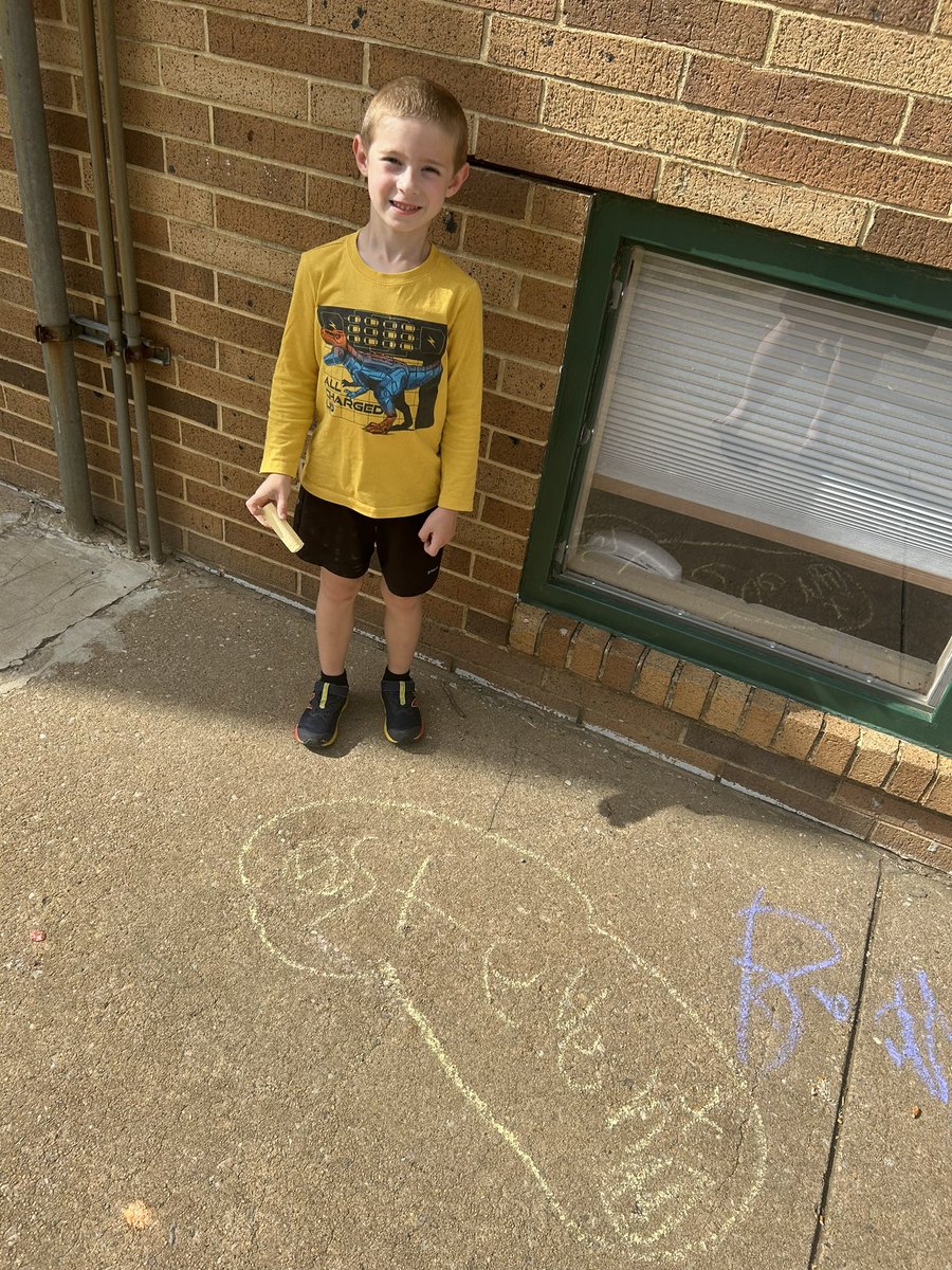 karleneann's tweet photo. K’s share why their names make them special! #chalkfun
@NicoleKNorris @BCPS_ELA https://t.co/S7pdbBpps5