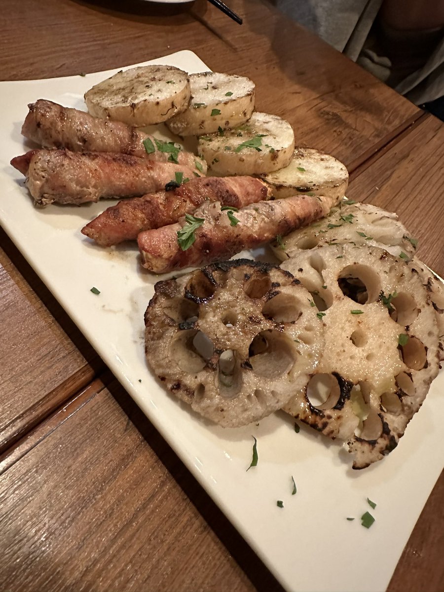 0811_reon's tweet photo. 野菜の炭火焼き
鹿肉
鰹のサラダ
メニューのないおまかせパスタ

東銀座のジジーノ美味しすぎた。

ワイン飲めない人はいけないお店。

＃ジジーノ　＃炭火焼き　＃イタリアン https://t.co/EmVdRPOSnQ