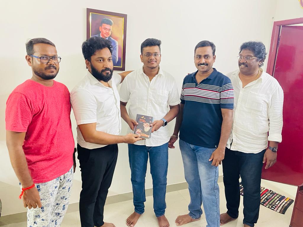 udhayaK56556225's tweet photo. Happy
Birthday
I hope u have 
A great day 
Today and the
Year ahead is
Full of many 
Blessings of
Naveen bro
@MartinMano17 
@Karthik46243675 
#Vikraman
#Aramvellum https://t.co/DL9Ll8o0yR