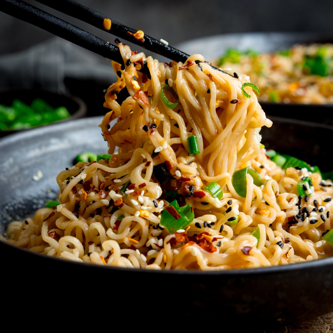 Peanut Butter Noodles with Garlic and Chilli

I love these easy peanut butter ramen noodles for a 5 minute dinner! 

kitchensanctuary.com/peanut-butter-…
#kitchensanctuary #foodie #recipe #nationalnoodleday