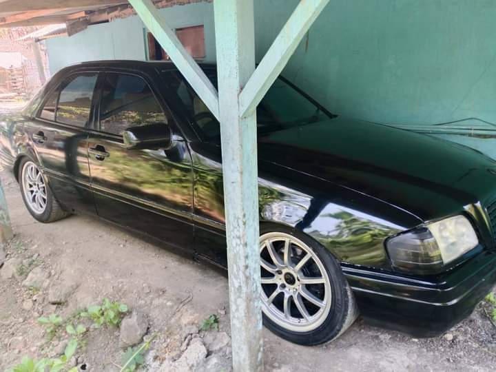 HoldenKlasik's tweet photo. Mercy c180 thn 94 Surat stnk bpkb lengkap pjk of PS pw AC normal Rp.20 juta nego WhatsApp 083821747201 https://t.co/Ygyb8M0R3C