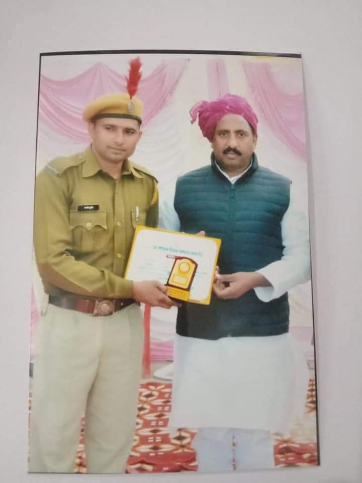 आज 31 वें जन्मदिन पर आपकी स्नेहशील शुभकामनाओं और आशीर्वाद का आकांक्षीpolice station bhusawar