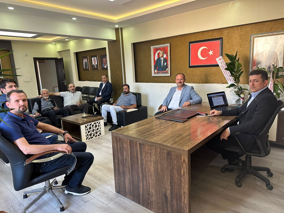 ak_erbaa's tweet photo. Taşova Ak Parti İlçe Başkanı Sn. Tekin SOBACI bey hayrlı olsun ziyaretlerinde bulundular. Kendilerine nazik ziyaretleri için teşekkür ederiz. https://t.co/0vok0J2MJJ