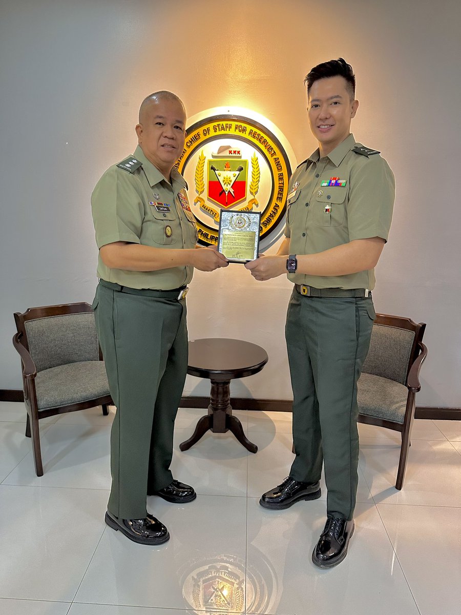 ronnieliang's tweet photo. Thank you, my Philippine Army Reservists (G9) Family for this recognition 🫡🇵🇭🫰🏼
To God be the glory. https://t.co/uxTppF2VEw