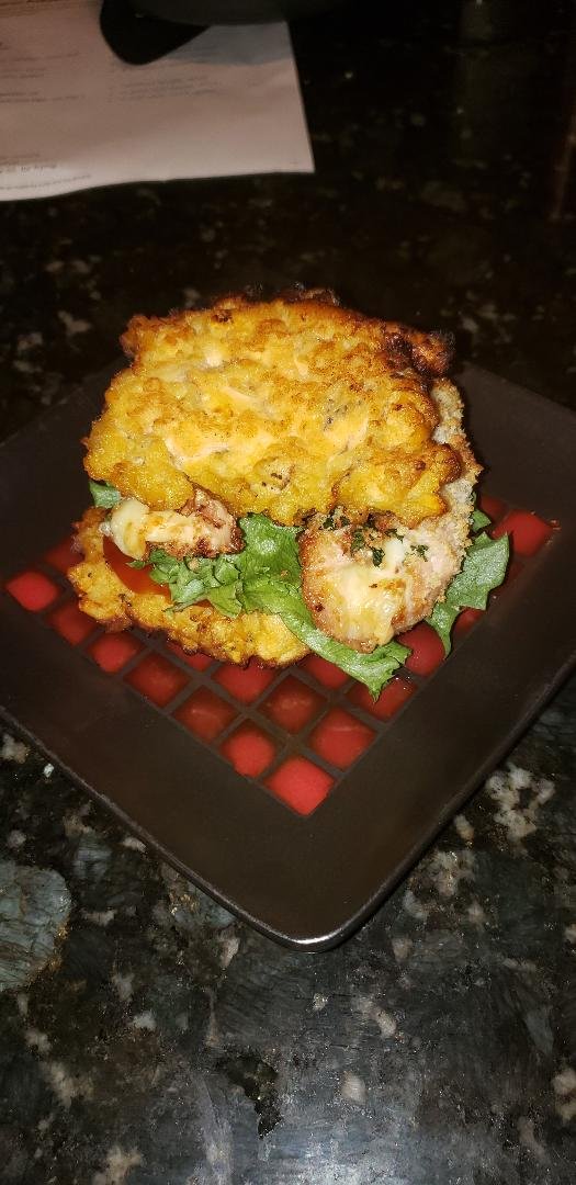 NewClearHarley's tweet image. #Week5 #MatchupMeal #WASvCHI @TheHuddle @DraftKings @FanDuel @Fanball @MyFantasyLeague @SleeperHQ @usatodaysports @usatodayfantasy @UnderdogFantasy Entree: Chicken Kyiv Jibarito sandwich topped with Mumbo sauce. Side: Halloumi Cheese Bruschetta Papusas.