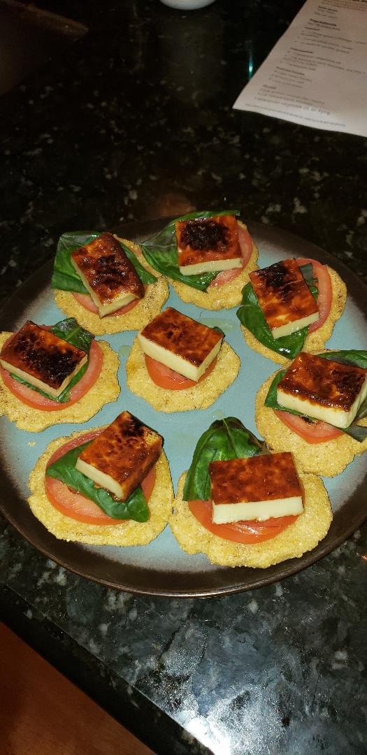 NewClearHarley's tweet image. #Week5 #MatchupMeal #WASvCHI @TheHuddle @DraftKings @FanDuel @Fanball @MyFantasyLeague @SleeperHQ @usatodaysports @usatodayfantasy @UnderdogFantasy Entree: Chicken Kyiv Jibarito sandwich topped with Mumbo sauce. Side: Halloumi Cheese Bruschetta Papusas.