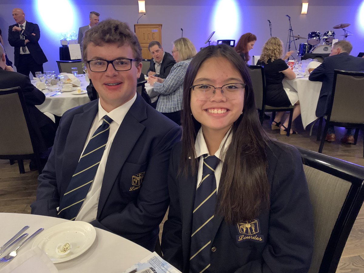 OLOLCRUSADERS's tweet photo. A wonderful evening with some wonderful @OLOLCRUSADERS students at the 21st Annual Bishop’s Dinner @WellingtonCath! https://t.co/vO3nl4s06L