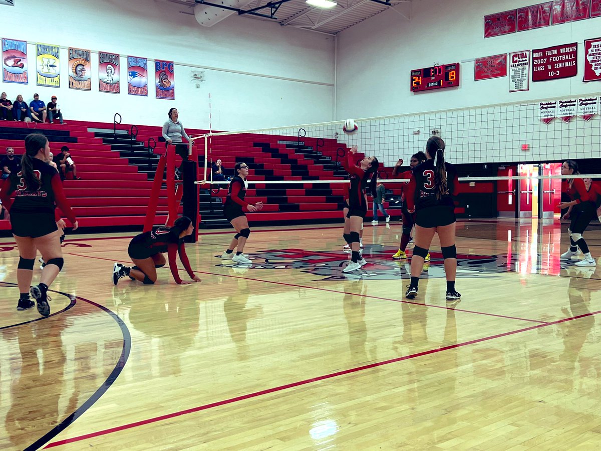 McTeacher5's tweet photo. 🏐Freshman &amp; JV win in 2 sets over West Central, Varsity lost 16-25; 18-25. Whitsitt 4 kills; @oliviamiller_03 7 points, 3 aces, 5 digs, 8 assists; Munson 5 digs; Bradford 5 digs. Wildcats hope to be full strength for the ICAC tourney. @ErinTasker13. #letsgocats #4teamvalley https://t.co/Wzy1QhZi7v