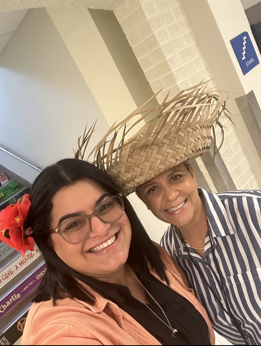 mayda_ramirez's tweet photo. My beautiful island of Puerto Rico, 100 miles from east to west and 35 miles from north to south; relatively small yet passionate people with a huge heart. 🇵🇷 🌺🏝️
#HispanicHeritageMonth @GWTruett @REHdz79 @DISDREO @TeamDallasISD @ACEDallasISD https://t.co/gOn8Xt4nAJ