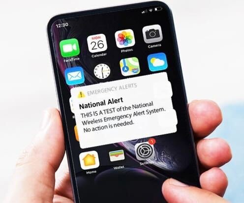 ViraliaOne's tweet image. Yesterday&apos;s nationwide emergency alert reportedly led to some unexpected consequences in Amish communities, as a few individuals were inadvertently &apos;exposed&apos; for having phones, resulting in unexpected &apos;shunning&apos; reactions. 📵🤯 #TechRevelations