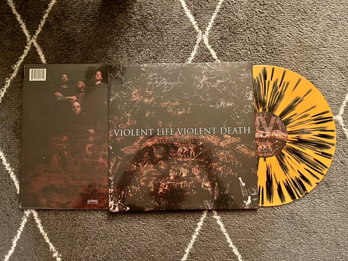 Annnd records are in. Big thanks to everyone who ordered one, you’ll be getting them soon ⚔️