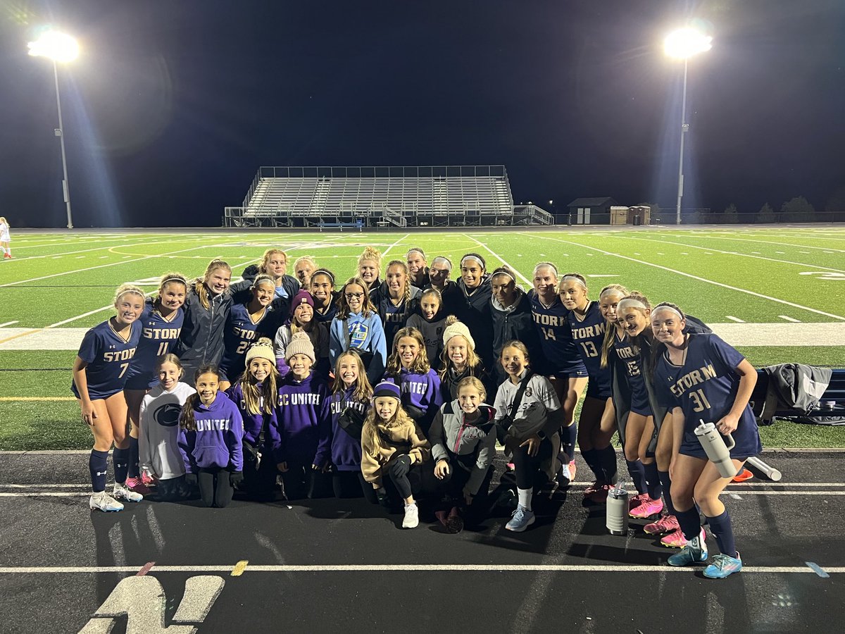 Thank you to all the youth soccer kids who helped this season as ball boys and ball girls!  This is U11 Regional girls with our ⁦<a href="/changirlssoccer/">Chan Girls Soccer</a>⁩