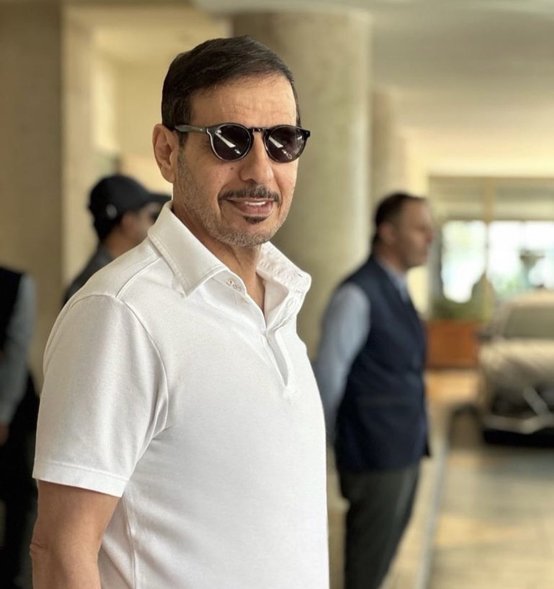 اللهم ادم عليه نعمه الصحه وبارك في عمره وذريته ووسع عليه واكرمه في الدنيا والاخره وارفع قدره ومنزلته عندك كما رفعتها عند عبادك واحفظه من كل شر  وطول في عمره واسعده  سعاده الدارين وسخر له الارض وماعليهاوالسماء ومن فيها وعبادك الصالحين ومن حوله🤲🏻