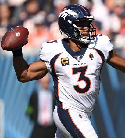 interceptadoos's tweet photo. Mais do que Broncos x Chiefs… na próxima quinta-feira teremos: 

MARIDO DA CIARA x NAMORADO DA TAYLOR SWIFT https://t.co/tu2bjyUvJf