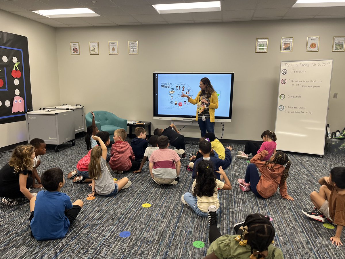 Mrs_Robinett's tweet photo. Love guidance lesson days with my girl! @TISDGOES @DenuneH @GOESLibrarian @Mrs_Robinett https://t.co/t0Y0B21b0t