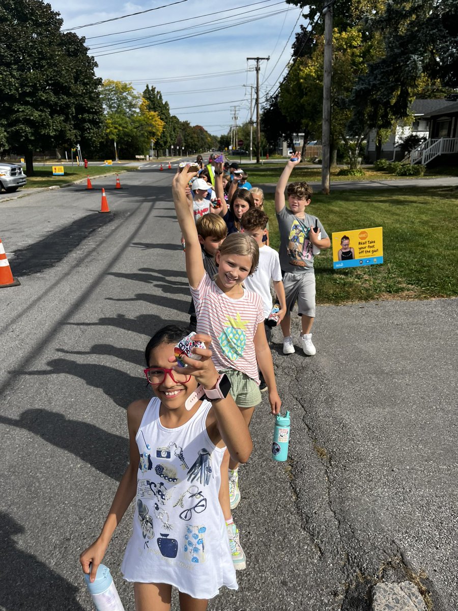 Leaving colourful pick me up messages around our neighbourhood on our #kindnessrocks walk. #TheKindnessRocksProject