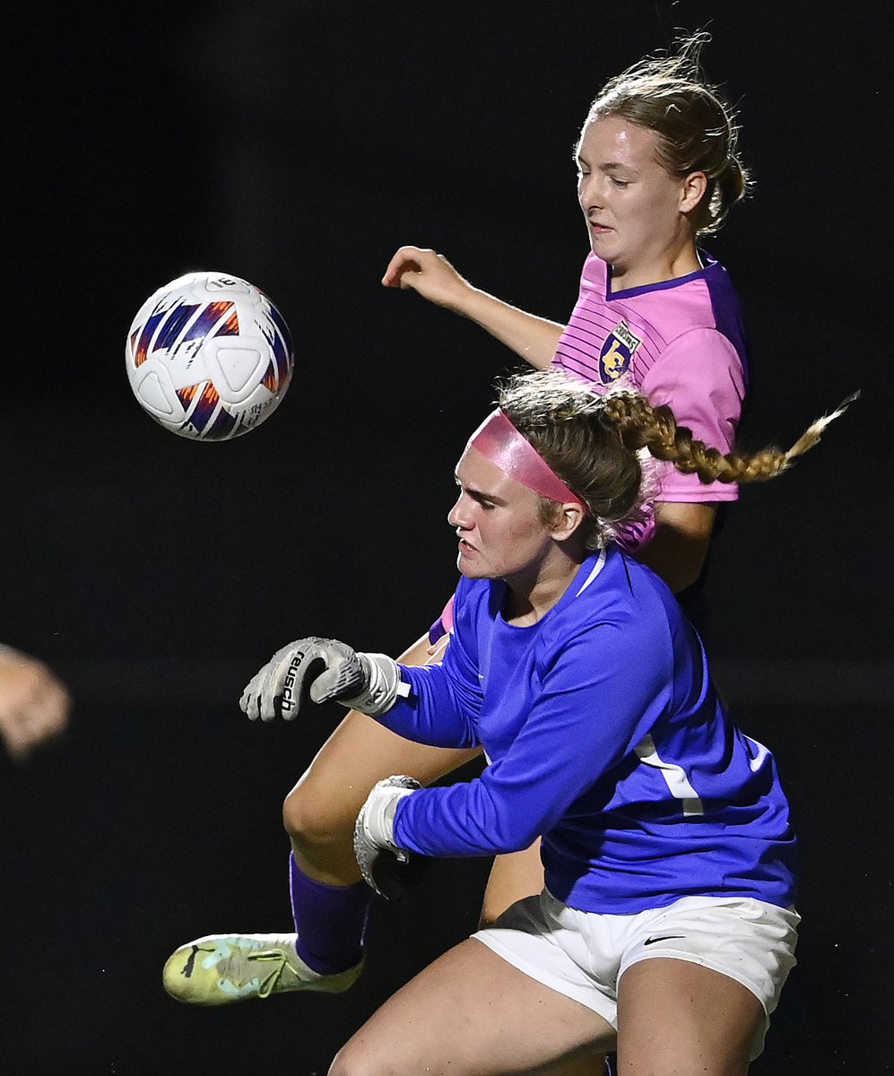 phojoknight's tweet photo. Crusaders create a log jam atop the L-L League section 4 girls soccer standings after a 1-0 win over Pequea Valley at Lancaster Catholic's Maley Field Thursday night @LancasterSports @LancasterOnline @dbyrneman @CrusaderCrazy @PV_Athletics Gallery https://t.co/X9AXBR7JjV https://t.co/Z5dOjiffnz