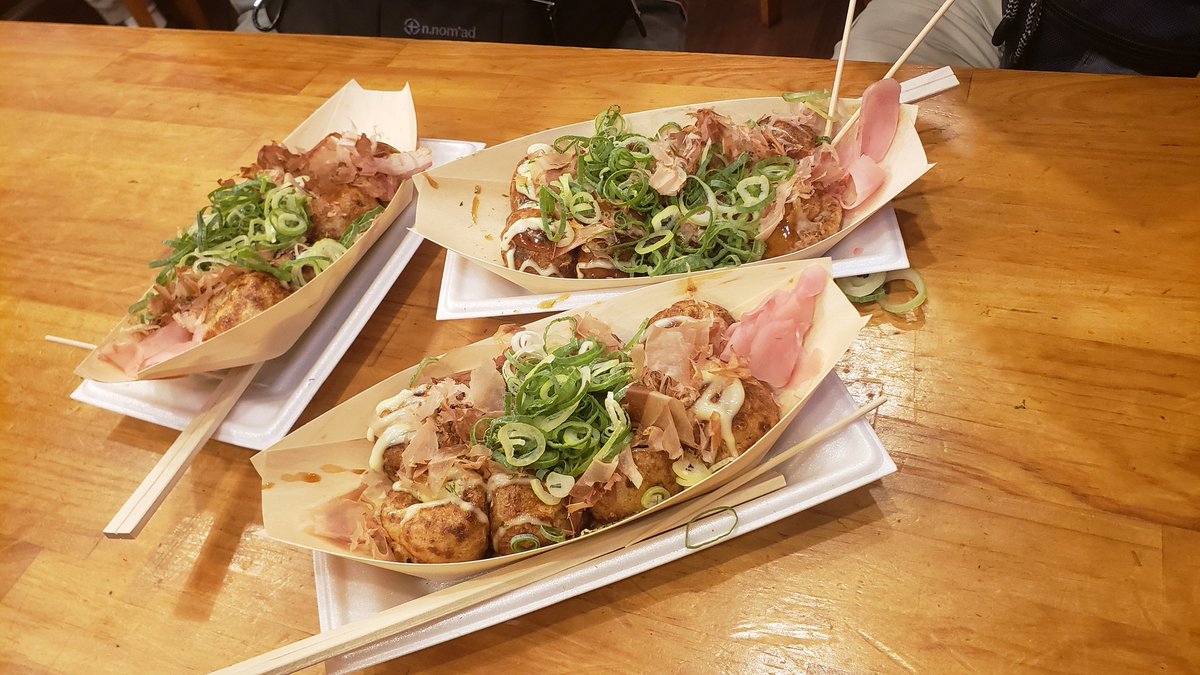 RadishInSky's tweet photo. Osaka Takoyaki and Okinomiyaki! 🤤 https://t.co/ZLTds0lSqX