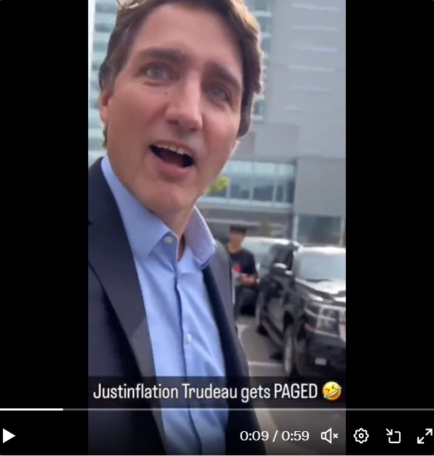 DjuricTine's tweet photo. The face you make when you realize no oneΒ΄s buying your bs anymore...
#FakeTrudeau https://t.co/IeolQg0CFk