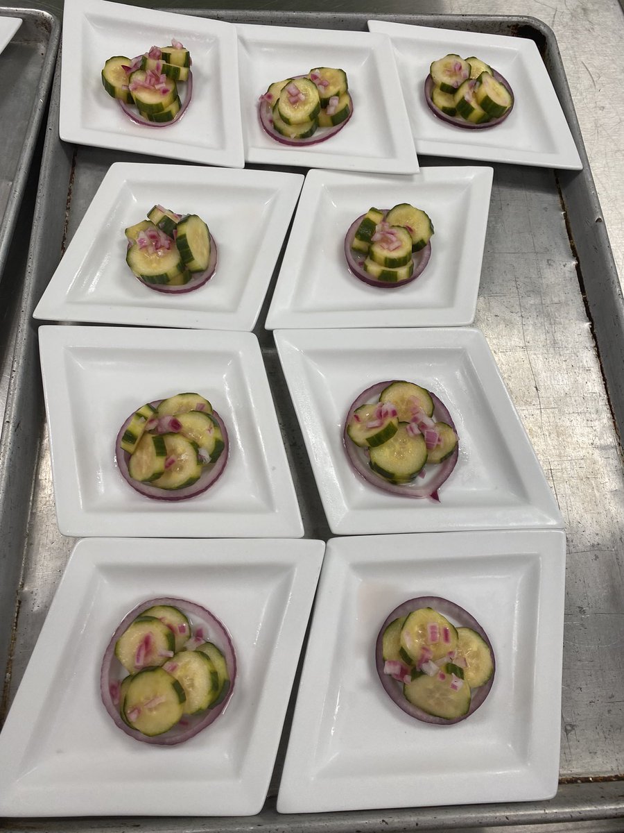gabbyskitchennn's tweet photo. Culinary school so far, cucumber salad,smoked chicken w/ green beans and Mac and cheese, and lemon cake for dessert #chefG 👩🏾‍🍳 https://t.co/Q159oV2E03