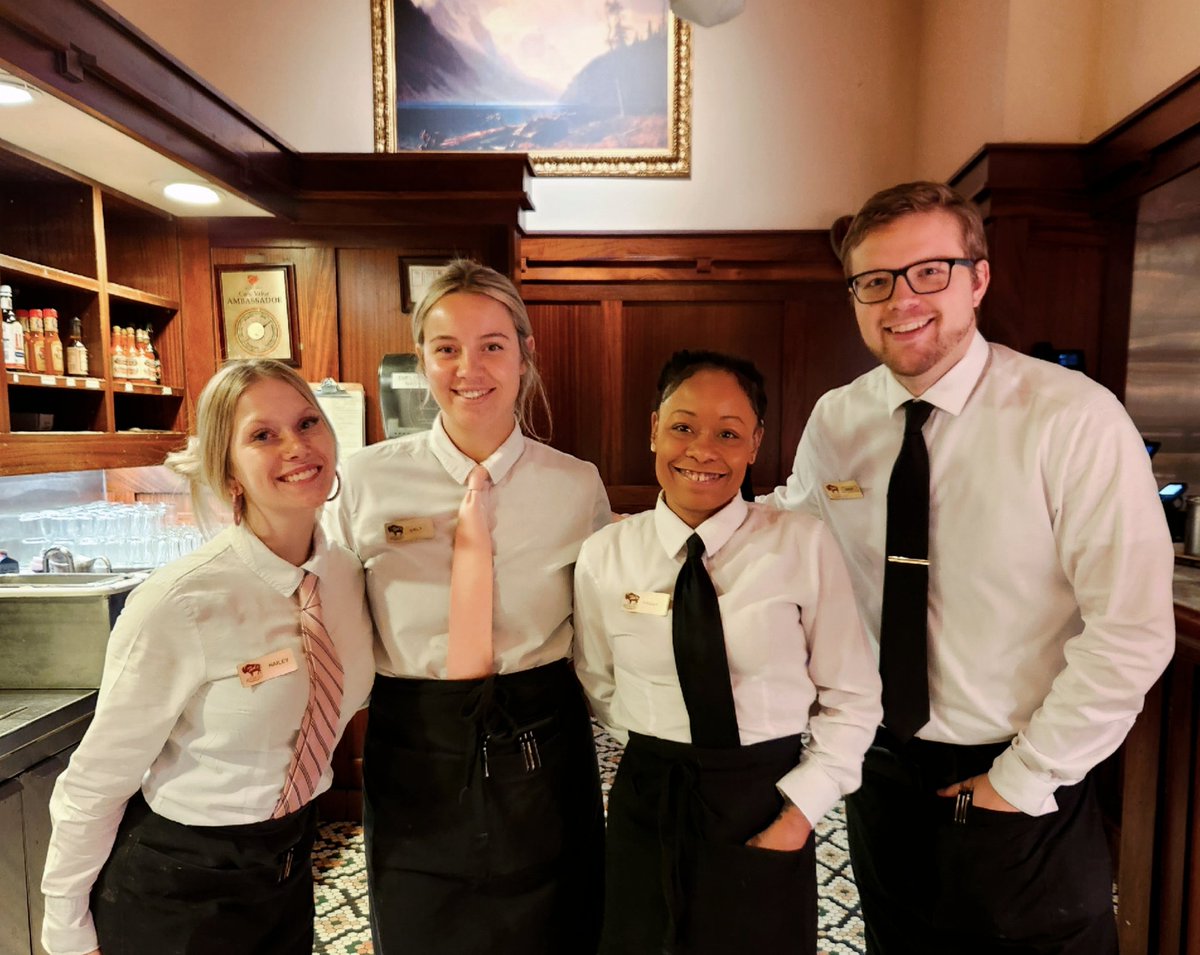 chasityramos65's tweet photo. Good looking team members and great food! #onlyatteds #tedsmontanagrill https://t.co/a05r3Hxpvo