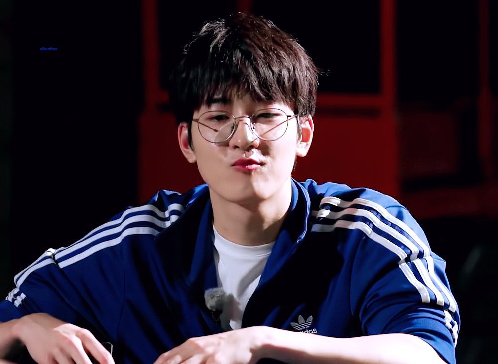 wwlake's tweet photo. 원우 아기오리 <3 https://t.co/Lw37igrftn