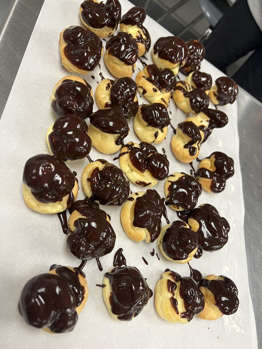 dhsculinaryarts's tweet photo. Delicious chocolate covered cream puffs for some today in Baking and Pastry. Others tried…maybe the next lab will go better. @Derek_hubb 😂 #dhsculinaryarts https://t.co/xhvTdFF18J