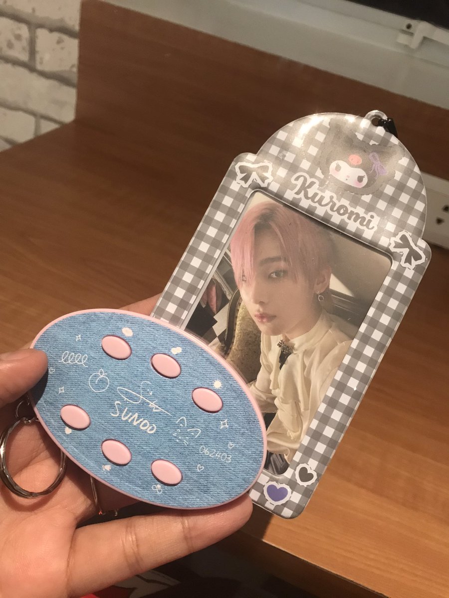 aliYLPSPKN's tweet photo. AAAAA MY SUNOO VKR CAME HOME ANG PRETTY I LOVE IT SO MUCH😩❤️Thank You so much Nics��🏼 

@nicsksn #ncsl_feedbacks https://t.co/UijLqzexoP