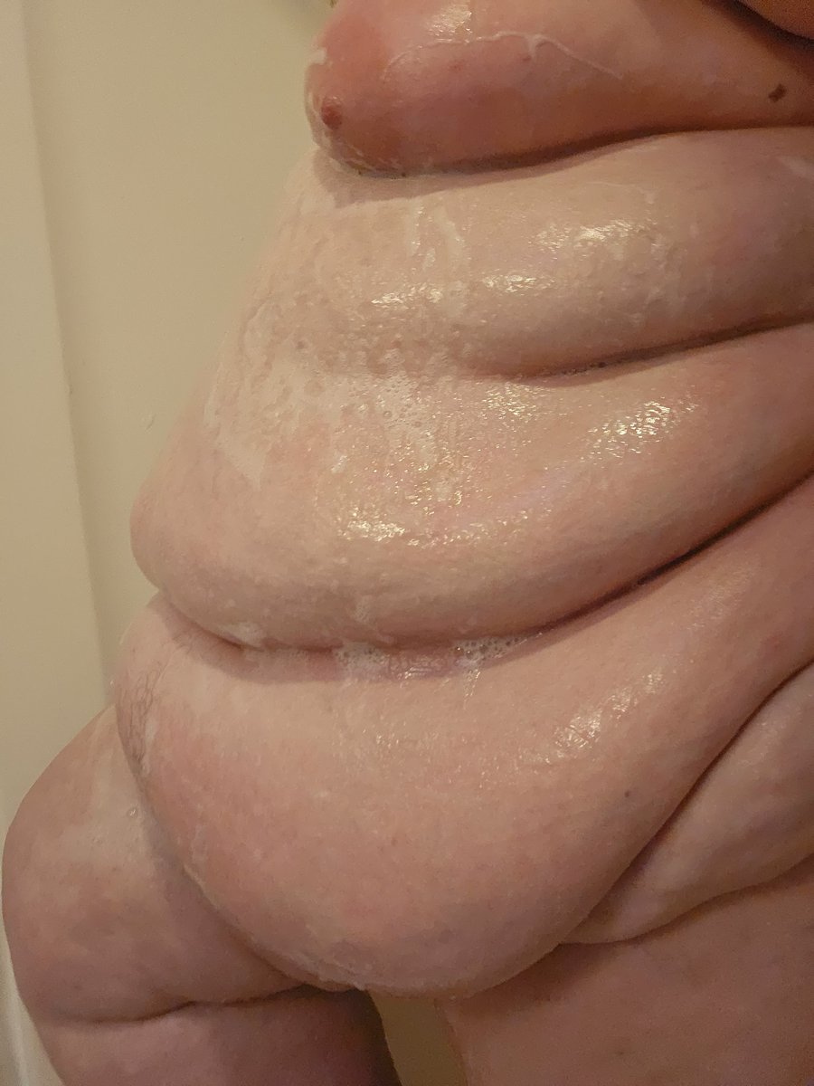 HoneyCowAD's tweet photo. #irlpics soapy shower pics and pre shower pits https://t.co/awcNO7NHRV
