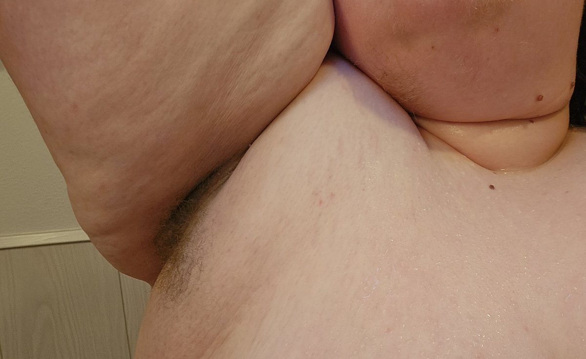 HoneyCowAD's tweet photo. #irlpics soapy shower pics and pre shower pits https://t.co/awcNO7NHRV