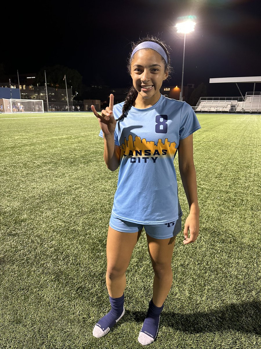 KCRoosWSoccer's tweet photo. Team 🆆 

𝗚𝗼𝗮𝗹𝘀: 
Gigi Mir⚽️
Bri Castleberry ⚽️ 

𝗛𝗲𝗮𝗿𝘁 &amp; 𝗦𝗼𝘂𝗹:
Bri Castleberry👏

𝗚𝗿𝗶𝘁𝘁𝘆 𝗥𝗼𝗼:
Alisha Sandoval 💪 

#KCROOS #ROOUP https://t.co/duXn7fVD7t