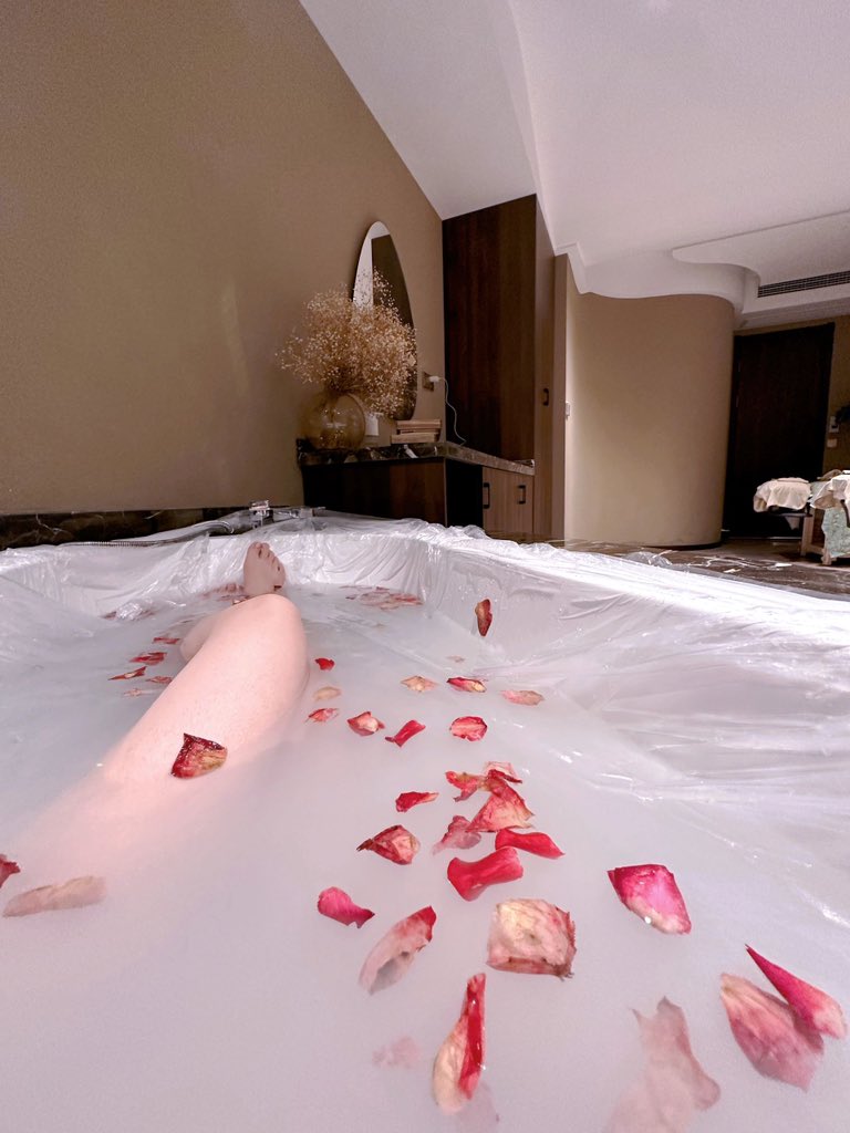 theppapp's tweet image. 要一起洗嘛 宝贝 #上海