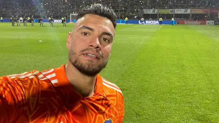 Lagusneta's tweet photo. La selfie de un enfermo mental.
Chiquito Romero llevo a Boca a la final de Libertadores.
Solo el
Demente. https://t.co/1Ga0pziqJW