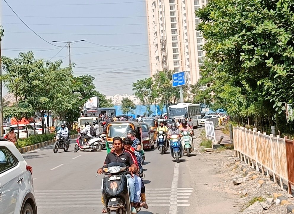 Vinay Vangala #SaveHCUBioDiversity (@vinay_vangala) on Twitter photo Need ur att'n <a href="/CPCyberabad/">Avinash Mohanty IPS</a>
This team of law enforcers violated along with the irresponsible citizens.
I have been requesting the <a href="/CYBTRAFFIC/">Cyberabad Traffic Police</a> team to place a dedicated person here but in vain.
Loc: NIA Junction, Madhapur
5th Oct'23, 10:08 AM
<a href="/TelanganaDGP/">DGP TELANGANA POLICE</a>
<a href="/DCPTrafficCYB/">Harshvardhan, IPS</a> Need ur att'n <a href="/CPCyberabad/">Avinash Mohanty IPS</a>
This team of law enforcers violated along with the irresponsible citizens.
I have been requesting the <a href="/CYBTRAFFIC/">Cyberabad Traffic Police</a> team to place a dedicated person here but in vain.
Loc: NIA Junction, Madhapur
5th Oct'23, 10:08 AM
<a href="/TelanganaDGP/">DGP TELANGANA POLICE</a>
<a href="/DCPTrafficCYB/">Harshvardhan, IPS</a>