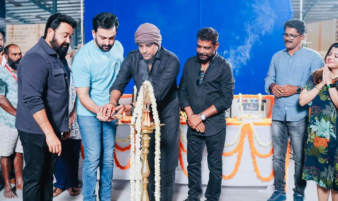 mgscape's tweet photo. 'L2: EMPURAAN'ൻ്റെ ശുഭാരംഭം...✨
#L2E #EMPURAAN #Mohanlal #MuraliGopy #PrithvirajSukumaran https://t.co/dTlFTghIw0