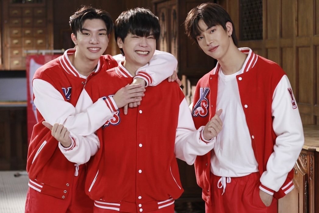 KachaFanClub's tweet photo. “Y Star Challenge” EP.5 ลุ้นตาแตก!!! 12 หนุ่ม อัพสกิลนายแบบ โชว์ความซี้ทายภาพปริศนา ติดตามกันได้ใน วันศุกร์ที่ 6 ตุลาคมนี้ เวลา 23.00-24.00 น. ทางช่อง GMM 25
https://t.co/hl4YUJWqSs
#ystarchallenge #YStarChallengeEp5
#artonabangkok #ProGoldInfinity #kachanontanun https://t.co/fu0Pt6IrS3