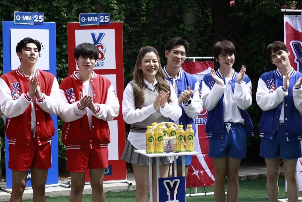 KachaFanClub's tweet photo. “Y Star Challenge” EP.5 ลุ้นตาแตก!!! 12 หนุ่ม อัพสกิลนายแบบ โชว์ความซี้ทายภาพปริศนา ติดตามกันได้ใน วันศุกร์ที่ 6 ตุลาคมนี้ เวลา 23.00-24.00 น. ทางช่อง GMM 25
https://t.co/hl4YUJWqSs
#ystarchallenge #YStarChallengeEp5
#artonabangkok #ProGoldInfinity #kachanontanun https://t.co/fu0Pt6IrS3