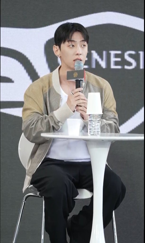 '발레리나' 그레이 "첫 영화 음악 도전, 음원도 따로 감상해달라" #발레리나 #넷플릭스 #Netflix #그레이

"영화만의 특이점이 있으면 좋겠다는 이야기를 감독이 계속 했었다"
⬇️Click Plz⬇️
enews.imbc.com/News/RetrieveN…